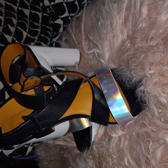 Marc by Marc Jacob's heels - Picture 2 of 4